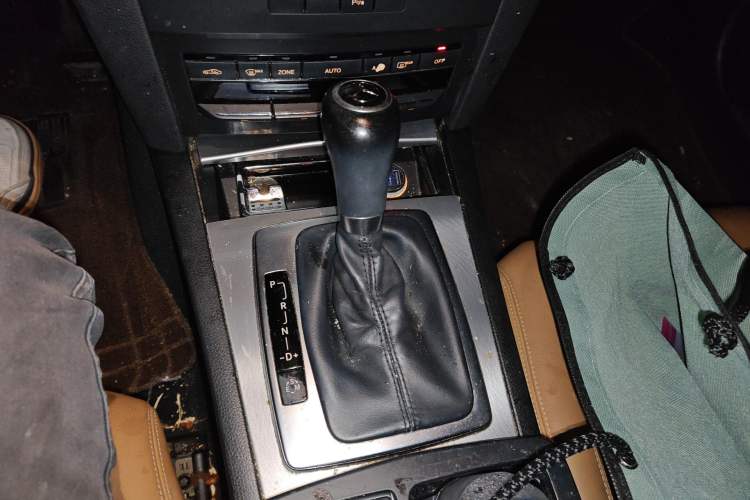 Used Mercedes-Benz E-Class 2012 E 200 CGI Coupe Gear Lever