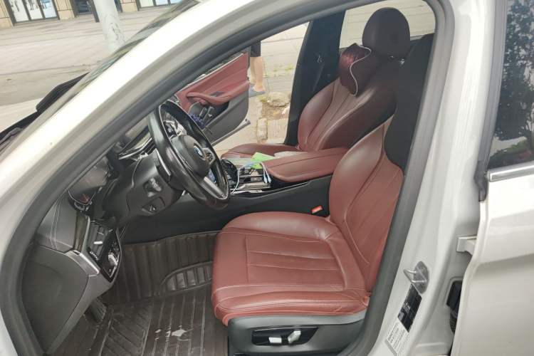 Used BMW 5 Series 2020 530Li Luxury Edition M Sport Package Left Front Seat