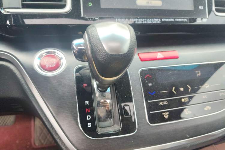 Used Honda Elysion 2016 2.4L Supreme Edition
