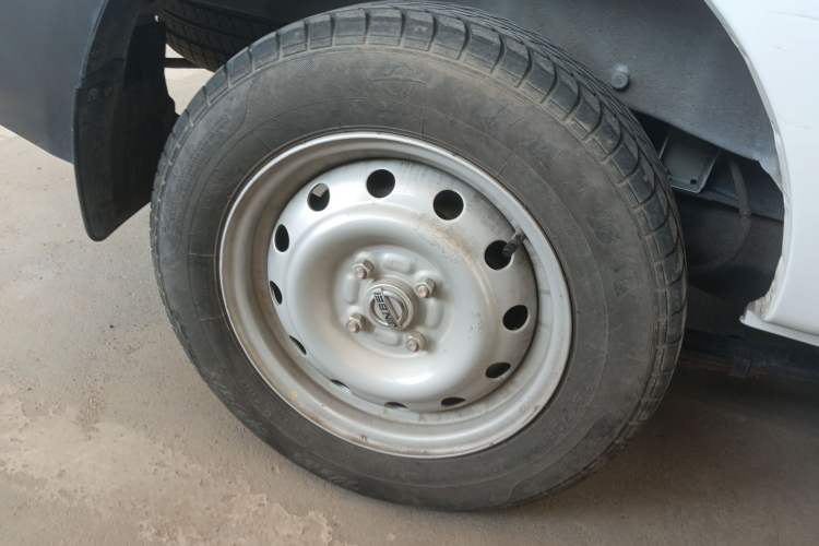 Used Jinbei Hiace X30 2020 1.5L Super-Comfortable Version China VI Standard SWC15M