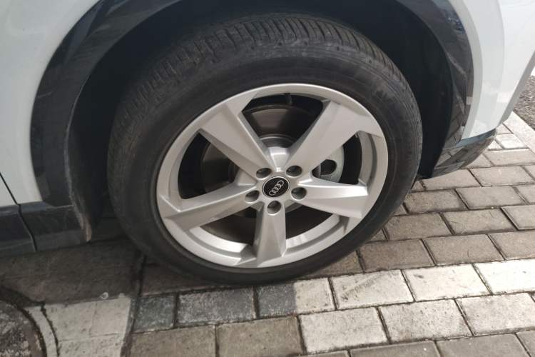 Used Audi Q2L 2023 35TFSI Advanced Elegant Model Exterior 4