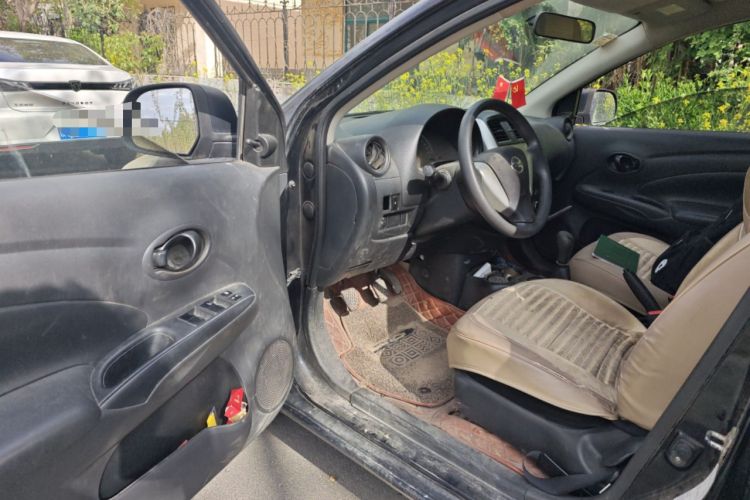 Used Nissan Sunny 2014 1.5XE Manual Comfort Edition Driver Seat