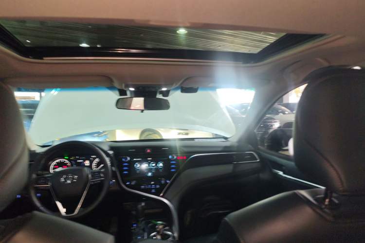 Used Toyota Camry 2019 Revised Version 2.0G Luxury Edition
