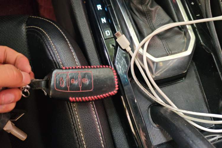 Used JMC Yusheng S350 2017 2.0T Automatic 2WD Diesel Luxury Edition 5 Seats