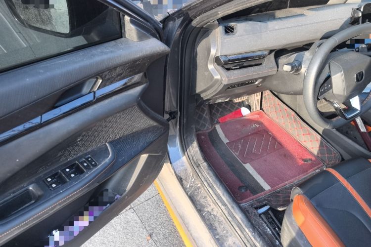 Used CHANGAN UNI-V 2025 1.5T 500Bar Prestige Sporty Version Interior 3