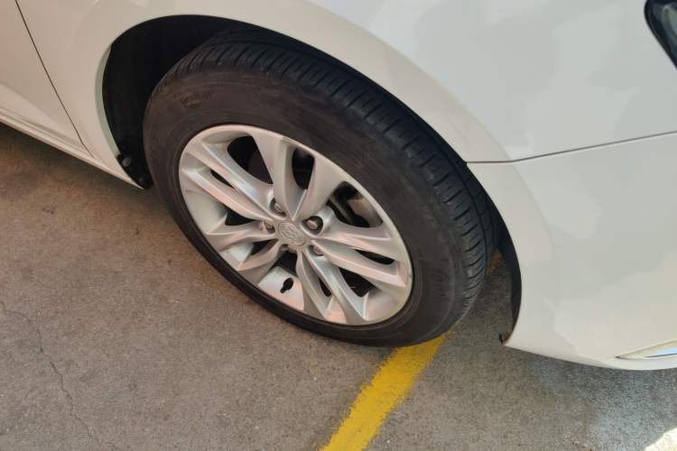 Used Buick Verano 2018 Sedan 20T Dual-Clutch Leading Model