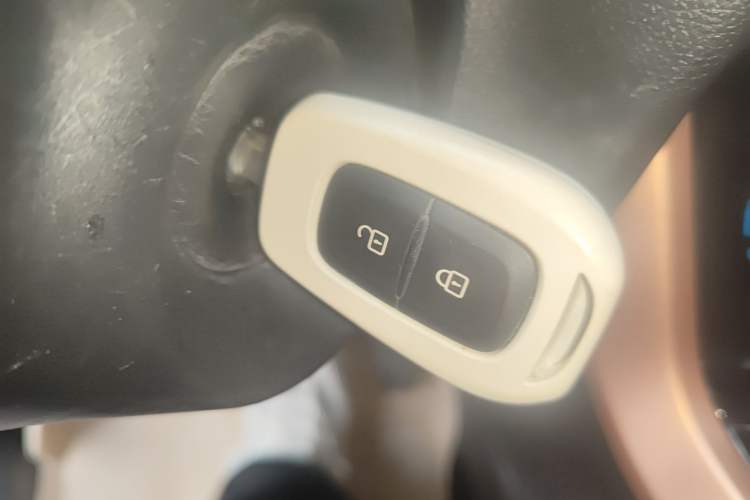 Used Dongfeng NAMMI BOX 2022 Chasing Wind Edition 331 km Standard Model