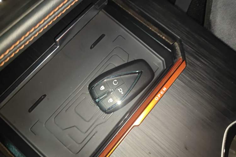 Used CHANGAN UNI-K iDD 2022 Blue Whale iDD 130km 1.5T Prestige Model Vehicle Key