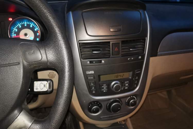 Used Buick Excelle 2011 1.6 LX-MT Audio And AC Panel