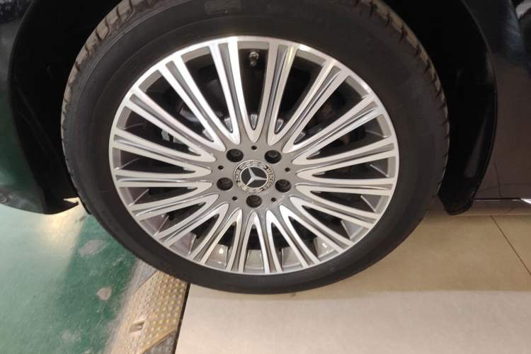 Used Mercedes-Benz E-Class 2021 E 300 L Stylish Model