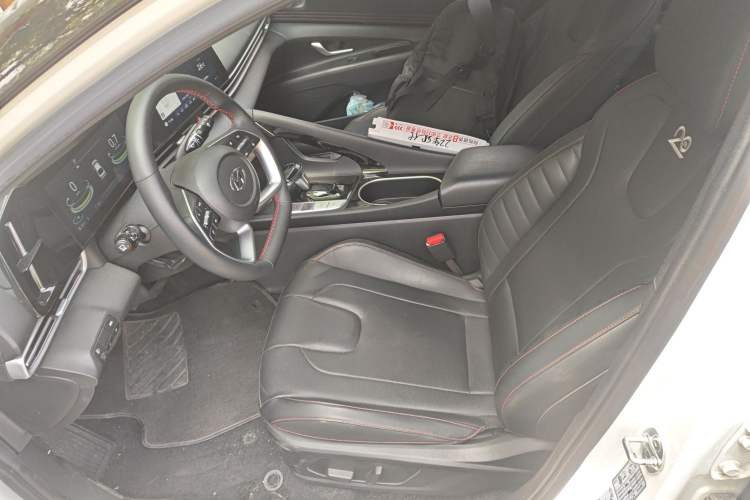 Used Hyundai Elantra 2022 1.5L CVT 20th Anniversary Edition
