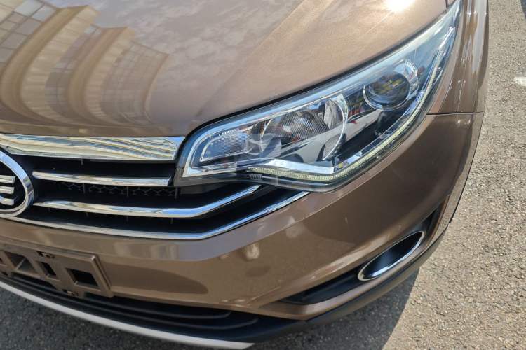 Used FAW Senya R7 2016 1.6L Manual Luxury Model