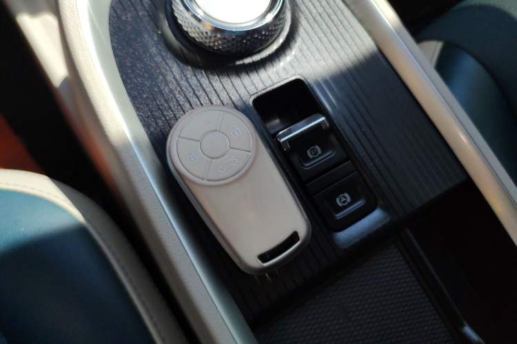 Used ORA Good Cat 2021 400km Standard Range Athena Edition Lithium Iron Phosphate Vehicle Key