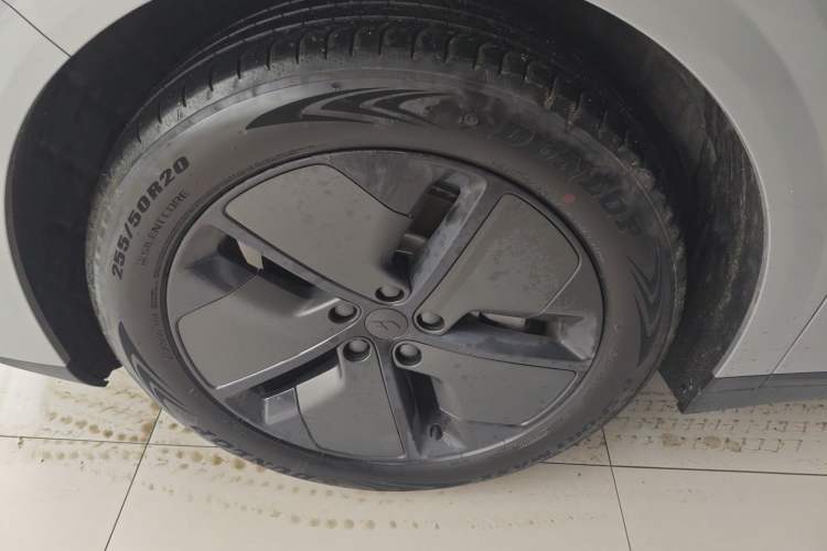 Used Li Auto i6 2025 Model Two-Wheel-Drive Standard Type
