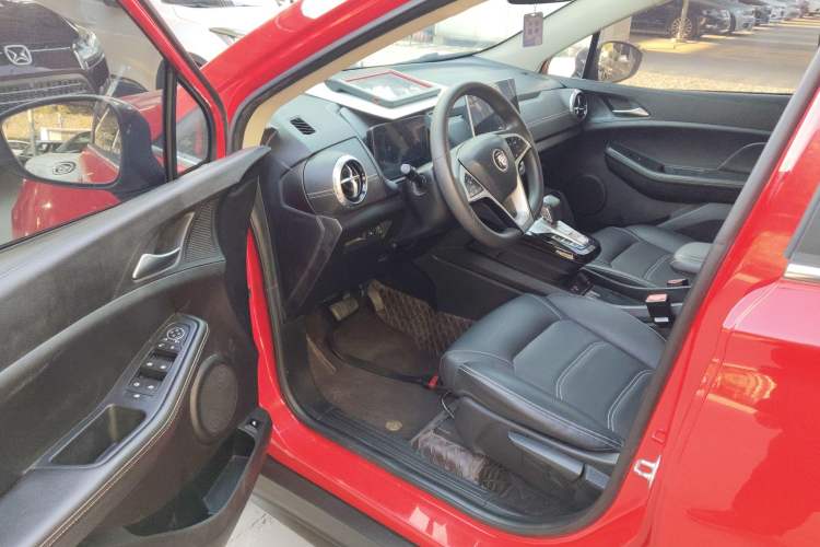 Used BYD Yuan New Energy 2019 EV535 Smart Connect Trendsetting Model
