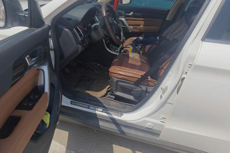 Used Haval H2 2017 Red-Label 1.5T Manual Two-Wheel-Drive Elite Model
