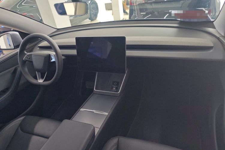 Used Tesla Model Y 2025 Rear-Wheel-Drive Version Center Console