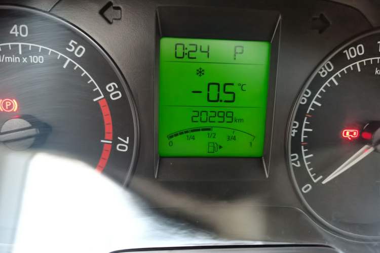 Used Skoda Rapid 2015 1.6L Automatic Smart Selection Model