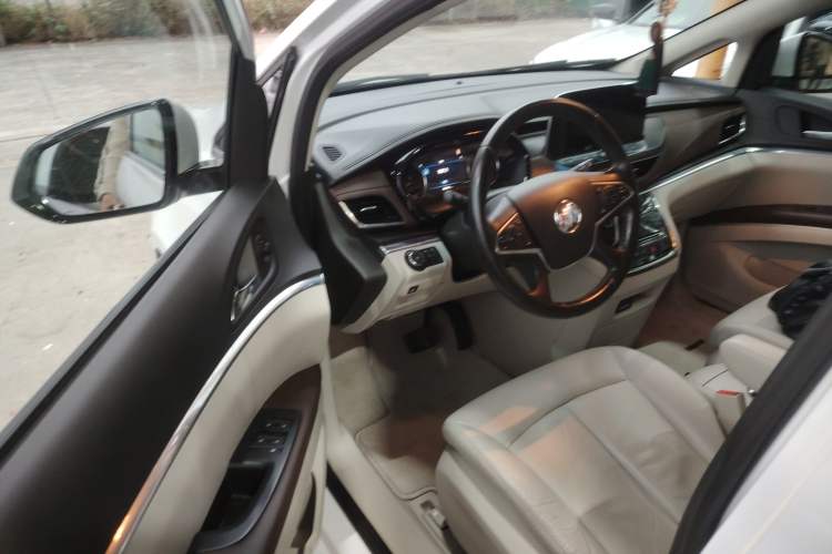 Used Buick GL8 2021 Land Cruiser Executive Class 652T Luxury Model