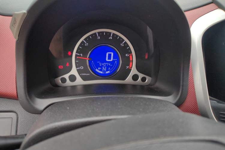 Used CHANGAN Benni 2014 1.4L IMT Luxury Model with Sunroof
