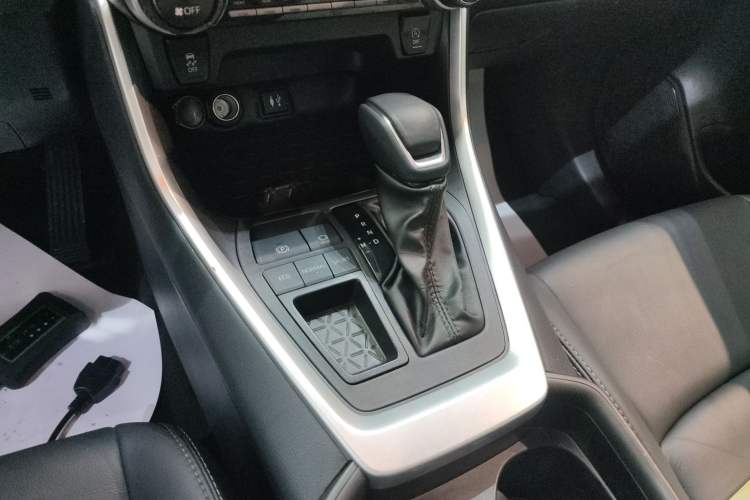 Used Toyota Wildlander 2022 2.0L CVT Two-Wheel Drive Luxury PLUS Edition
