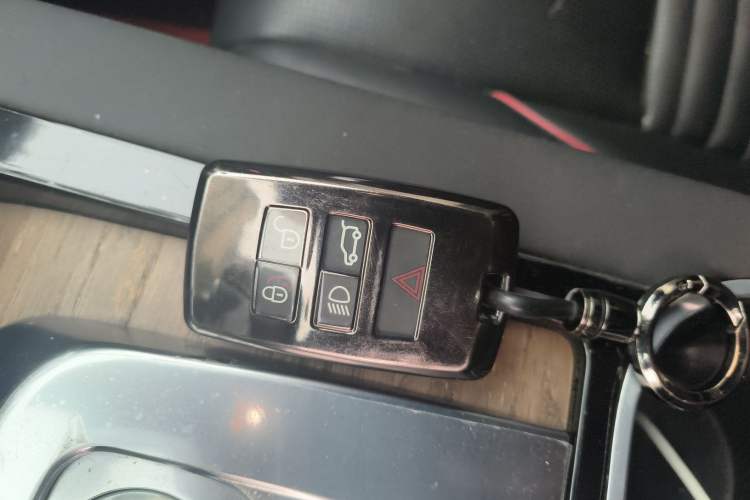 Used Land Rover Discovery Sport 2020 249 PS R-Dynamic Performance Tech Edition 7 Seats
