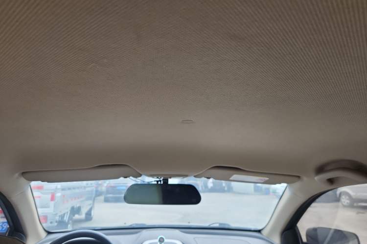 Used Baojun 630 2013 1.5L manual standard version