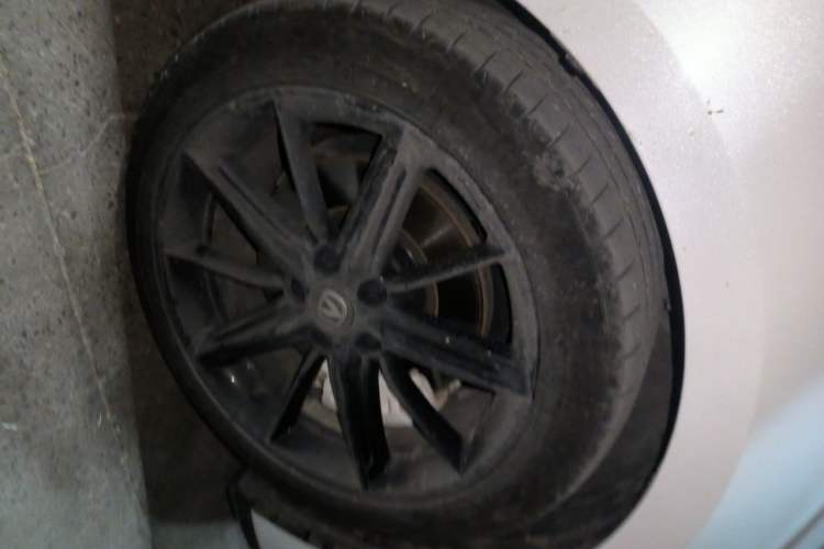 Used CHANGAN UNI-V iDD 2023 ZhiDian iDD 1.5T 113km Smart & Fun Version
