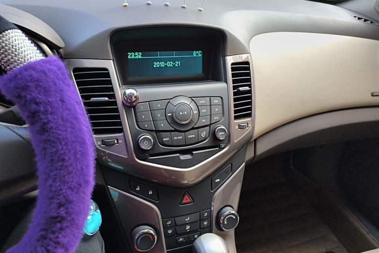 Used Chevrolet Cruze 2015 1.5L Classic SE AT Audio And AC Panel