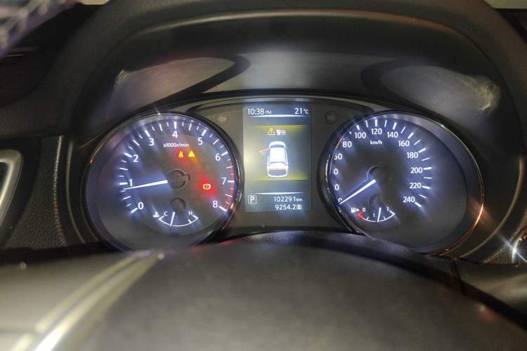 Used Nissan Qashqai 2016 2.0L CVT Luxury Edition Odometer Close Up