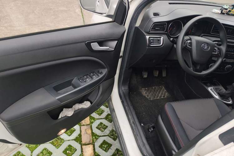 Used FAW Junpai D60 2017 1.5L Manual Entry-Level Model Driver Seat