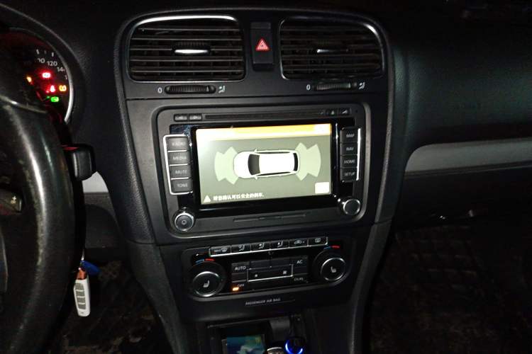 Used Volkswagen Golf 2011 1.4 TSI Luxury Touring Edition Audio And AC Panel