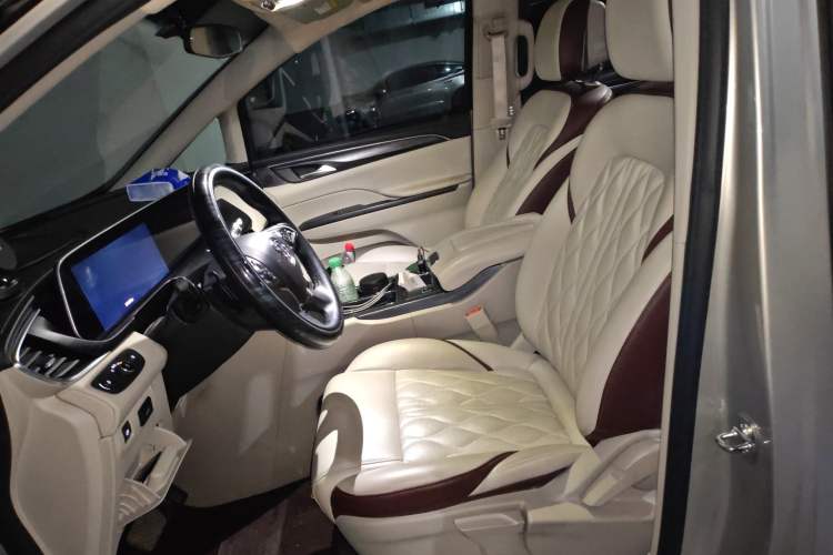 Used Buick GL8 2022 ES Landtrek 653T Luxury Edition
