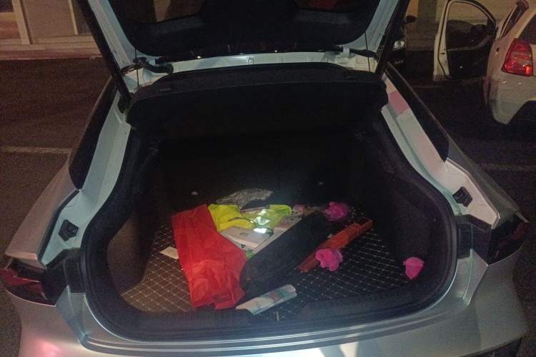 Used CHANGAN UNI-V 2022 1.5T Prestige Version Trunk