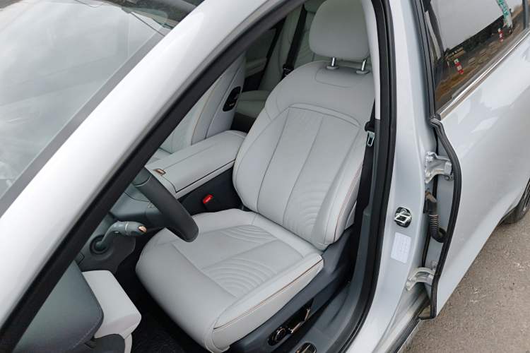 Used Baojun Enjoy 2025 Plug-in Hybrid 140km Luxury Edition