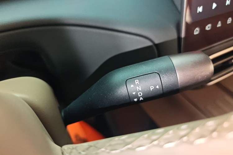 Used Li Auto MEGA 2025 Home Family Special Edition