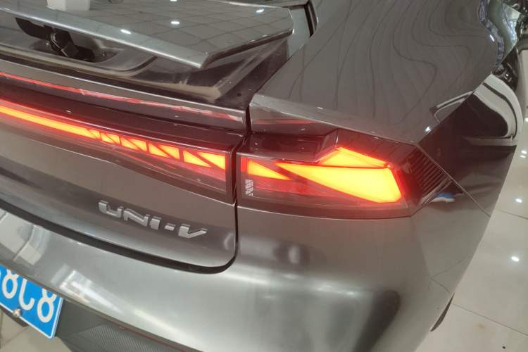 Used Changan UNI-V 2023 1.5T Prestige Model