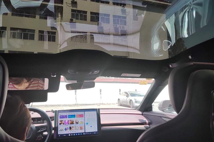 Used Xiaomi Auto SU7 2024 Four-Wheel Drive Ultra-Long Range Advanced Intelligent Driving Max Edition