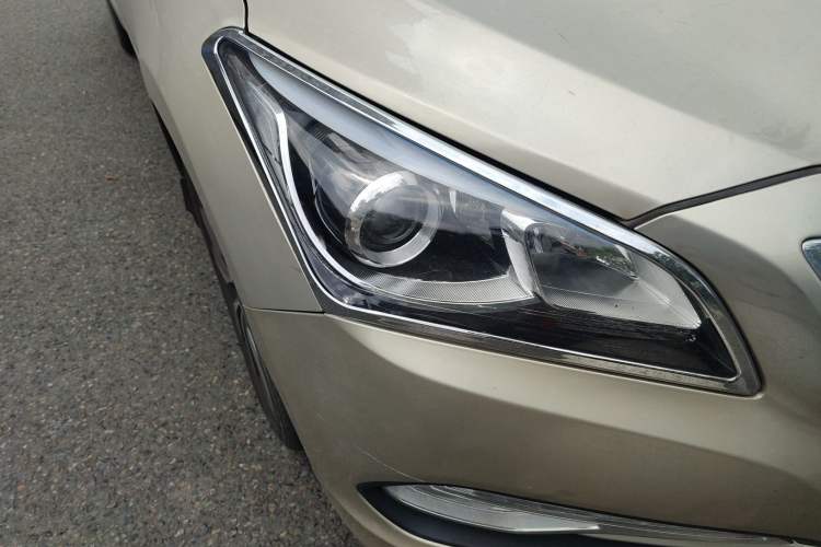 Used Hyundai Mistra 2014 1.8L Automatic Deluxe DLX Model Right Front Headlight