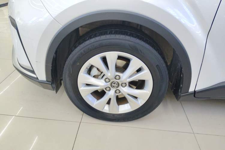 Used Toyota IZOA 2021 Dual-Motor 2.0L Yixiang Edition