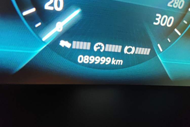 Used Jaguar F-PACE 2018 3.0 SC Four-Wheel Drive R-Sport Sport Edition Odometer Close Up