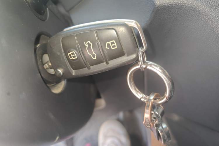 Used Audi Q3 2015 30 TFSI Comfort Model Vehicle Key