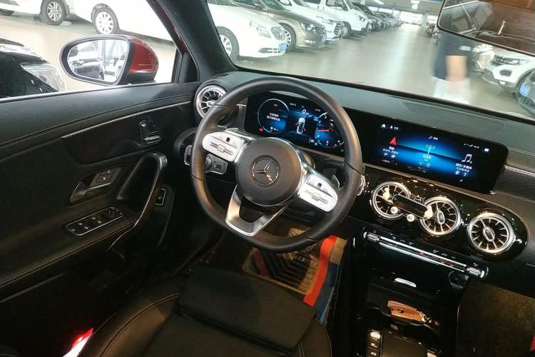 Used Mercedes-Benz A-Class 2021 A 200 L Sport Sedan Fashion Model
