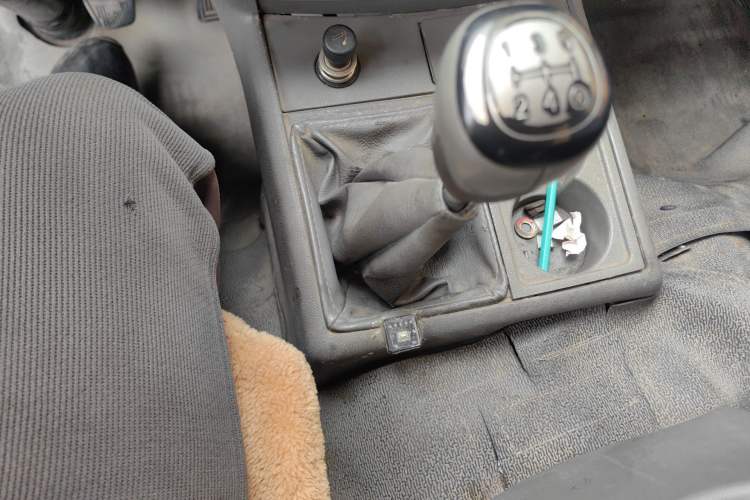 Used Jinbei Hiace 2011 2.0L 5th Generation Power King Deluxe Version 4G20D4B Gear Lever