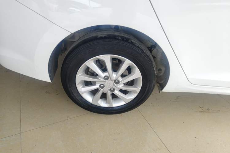 Used Hyundai Verna (new generation) 2016 1.4L Automatic Cool Edition GLS Right Rear Wheel Hub