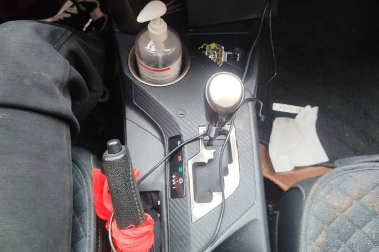 Used Toyota RAV4 2015 2.5L Automatic 4x4 Elite Edition Gear Lever