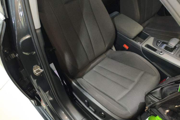 Used Audi A4L 2019 40 TFSI Ambition China VI