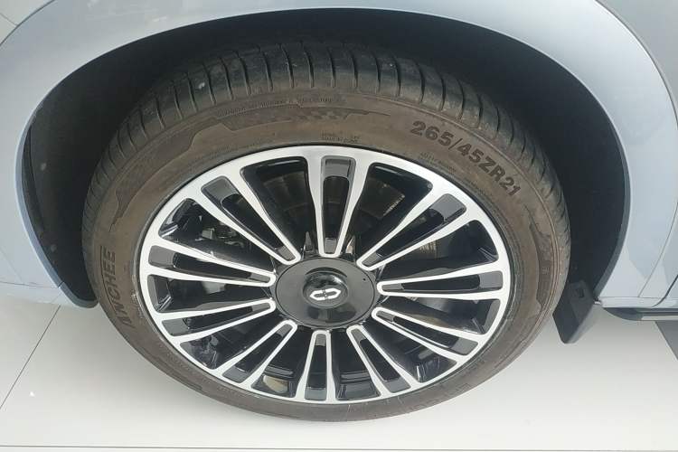 Used Hima AITO M7 2024 1.5T Intelligent Driving 4WD Max Edition 5 Seats Exterior 4