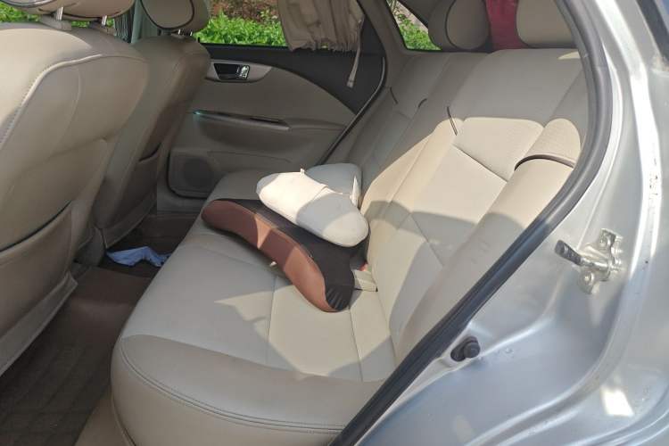 Used Buick Excelle 2015 1.5L Automatic Classic Model
