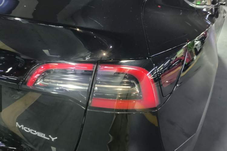 Used Tesla Model Y 2023 Rear-Wheel-Drive Version
